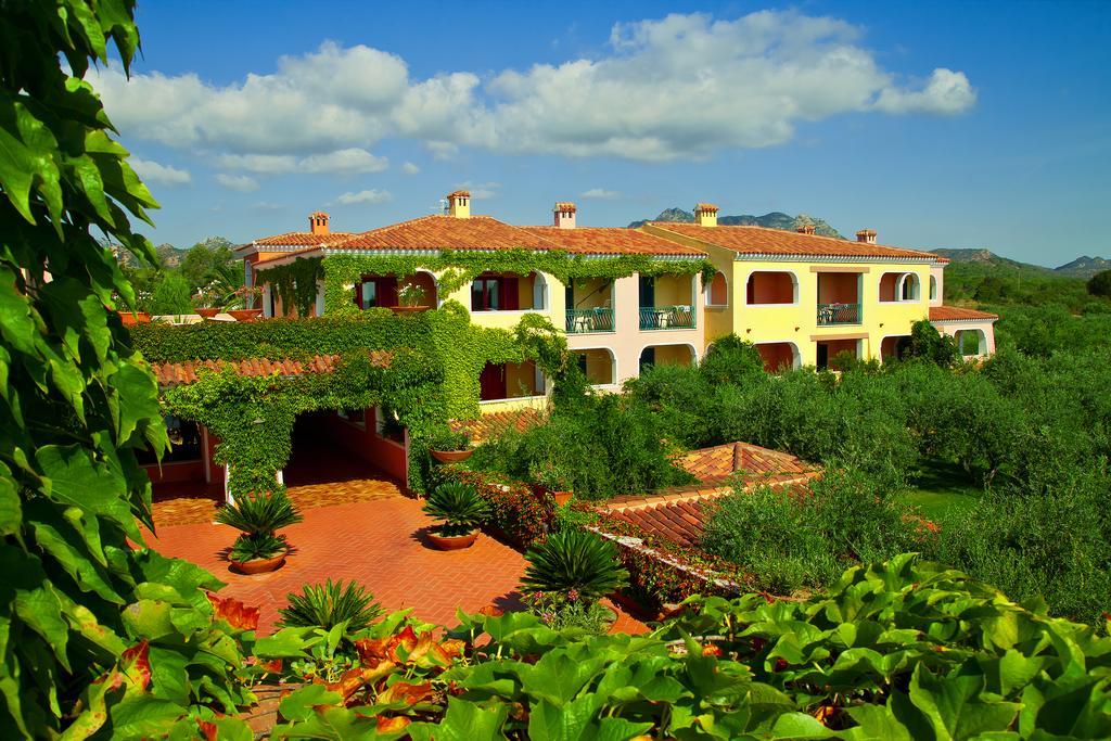 I Giardini Di Cala Ginepro Hotel Resort Кала Либерото Екстериор снимка